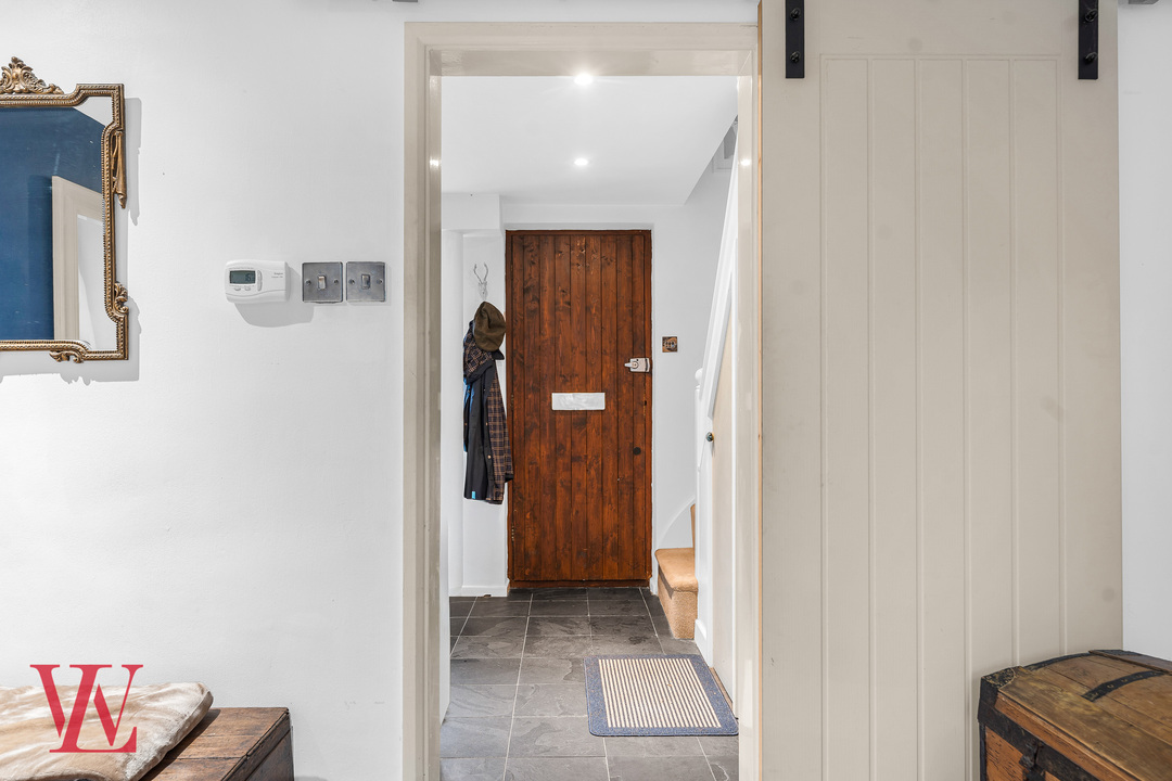 1 bed end of terrace house for sale in Dunmow Road, Bishop's Stortford, Hertfordshire 4