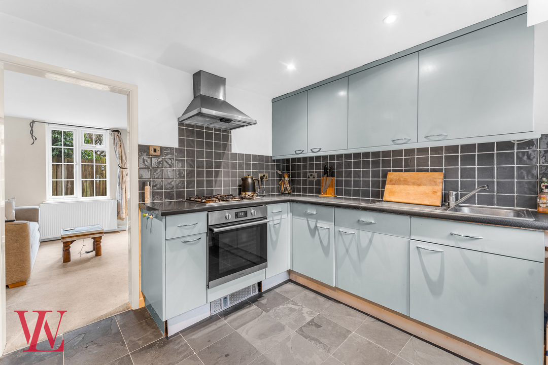 1 bed end of terrace house for sale in Dunmow Road, Bishop's Stortford, Hertfordshire 7