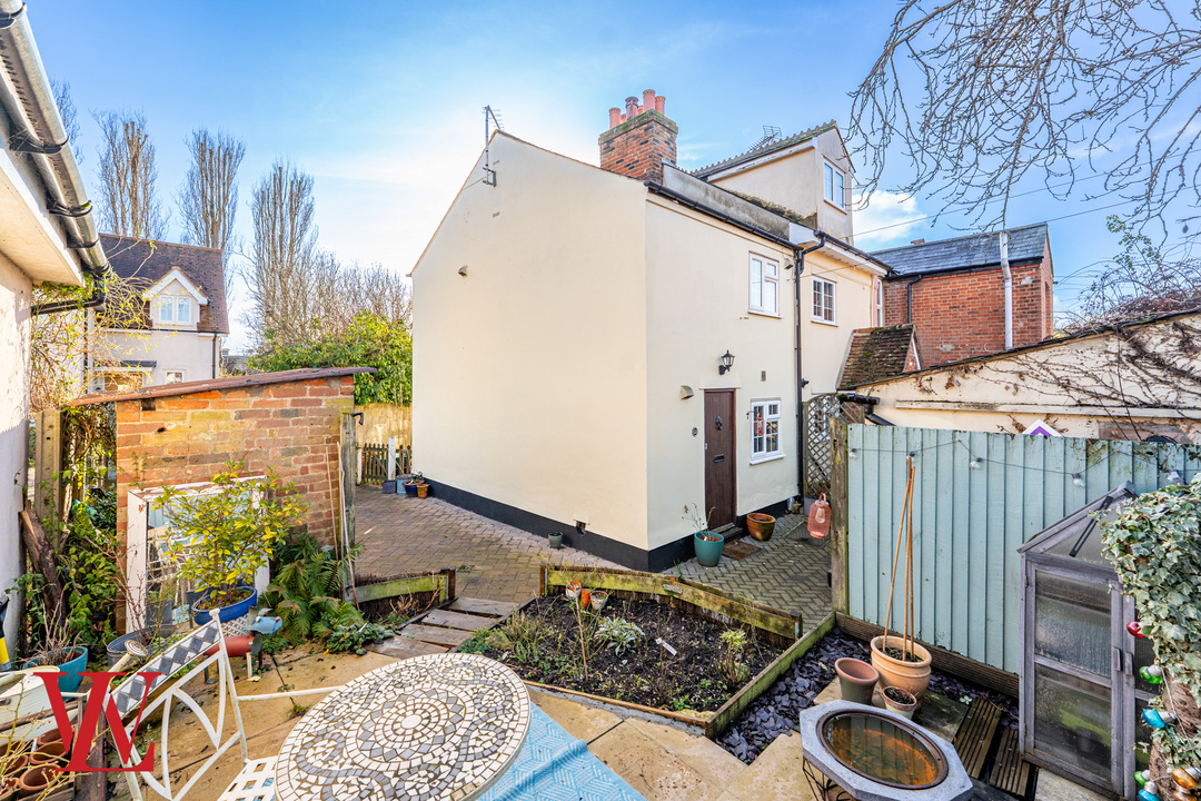 1 bed end of terrace house for sale in Dunmow Road, Bishop's Stortford, Hertfordshire - Property Image 1