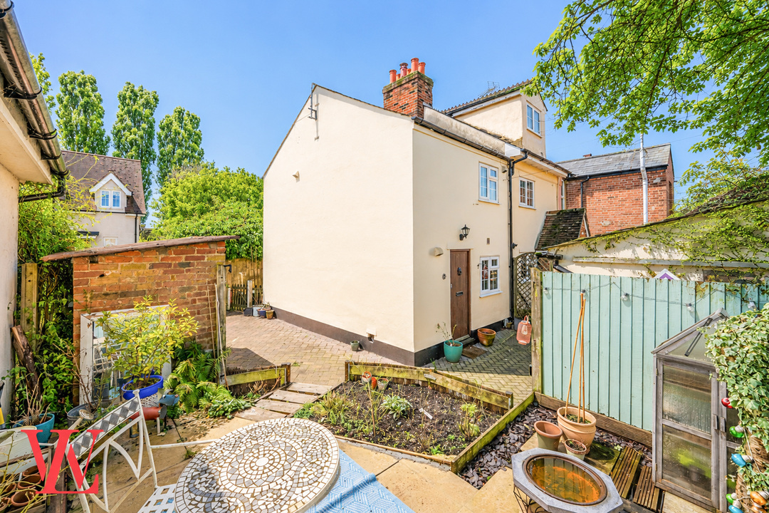 1 bed end of terrace house for sale in Dunmow Road, Bishop's Stortford, Hertfordshire - Property Image 1