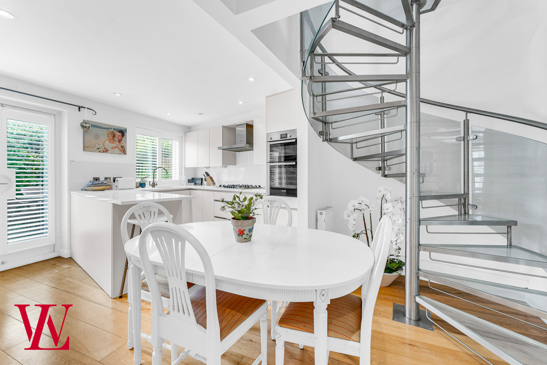 3 bed terraced house for sale in King Street Mews, Basbow Lane, Bishop's Stortford, Hertfordshire 4