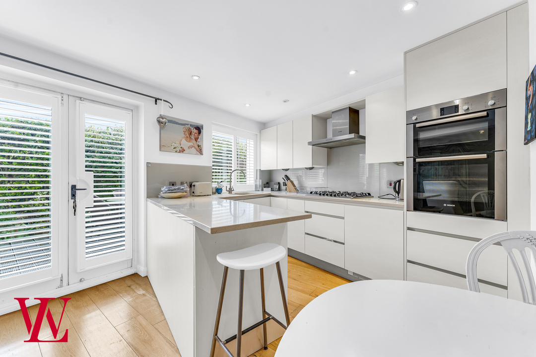 3 bed terraced house for sale in King Street Mews, Basbow Lane, Bishop's Stortford, Hertfordshire 3