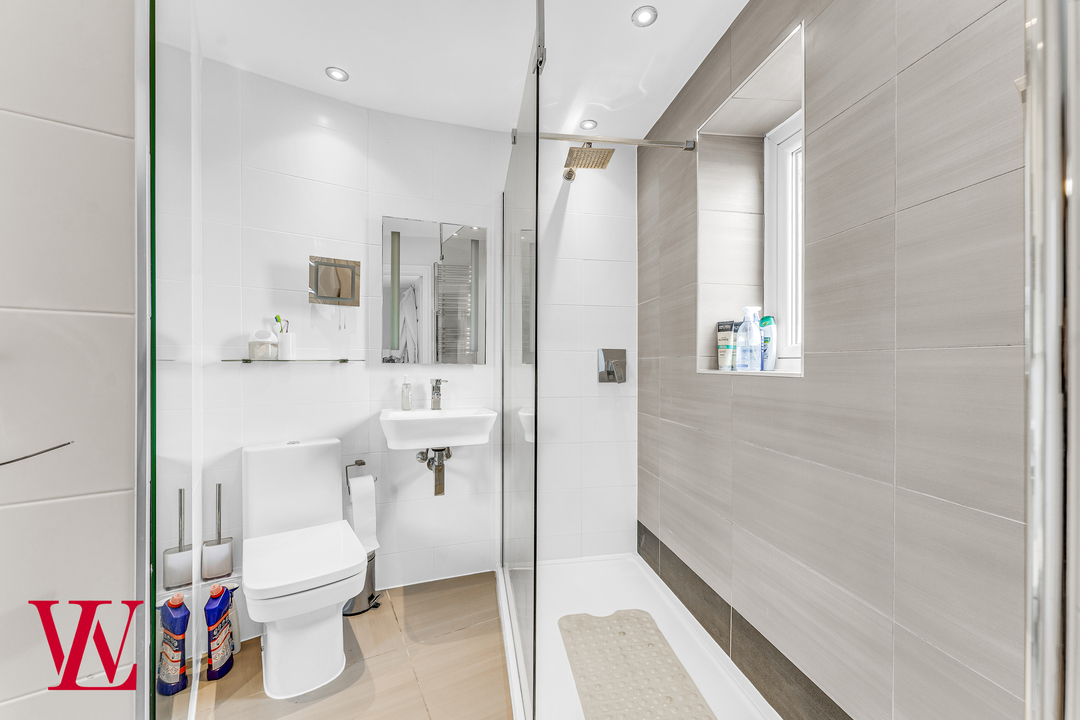 3 bed terraced house for sale in King Street Mews, Basbow Lane, Bishop's Stortford, Hertfordshire  - Property Image 18