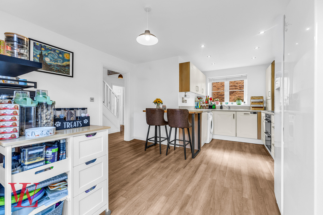 4 bed detached house for sale in Hailes Wood, Elsenham, Bishop's Stortford, Essex  - Property Image 3