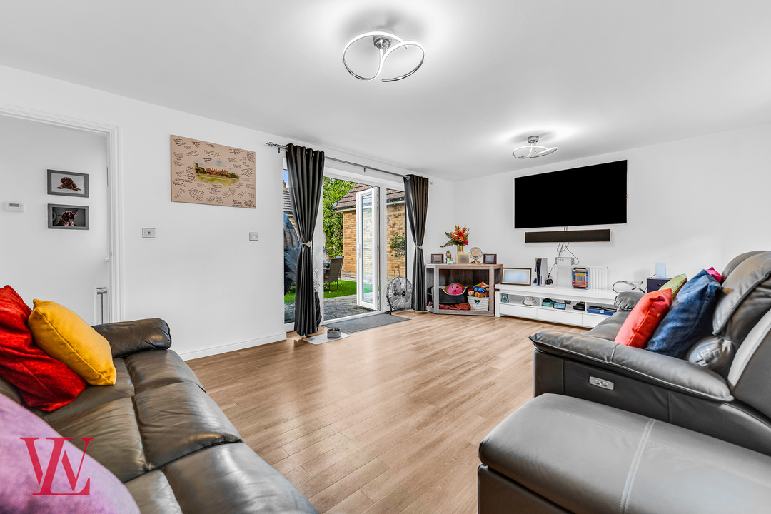 4 bed detached house for sale in Hailes Wood, Elsenham, Bishop's Stortford, Essex  - Property Image 8