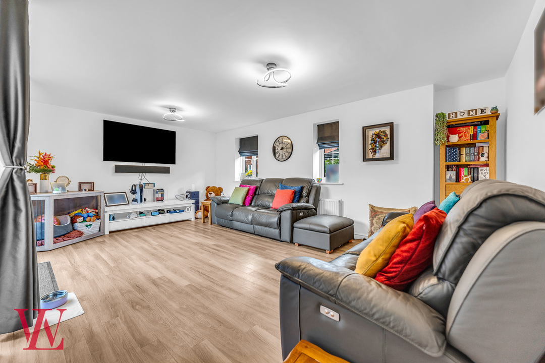 4 bed detached house for sale in Hailes Wood, Elsenham, Bishop's Stortford, Essex  - Property Image 9