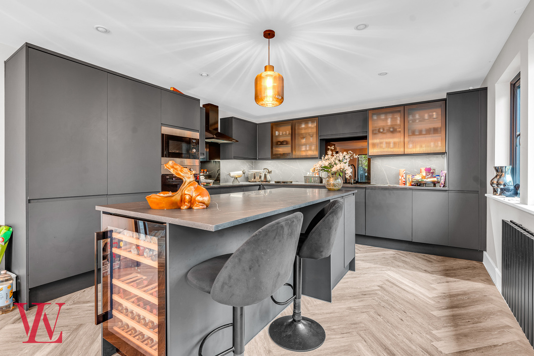 8 bed detached house for sale in The Street, Sheering, Bishop's Stortford, Hertfordshire  - Property Image 40