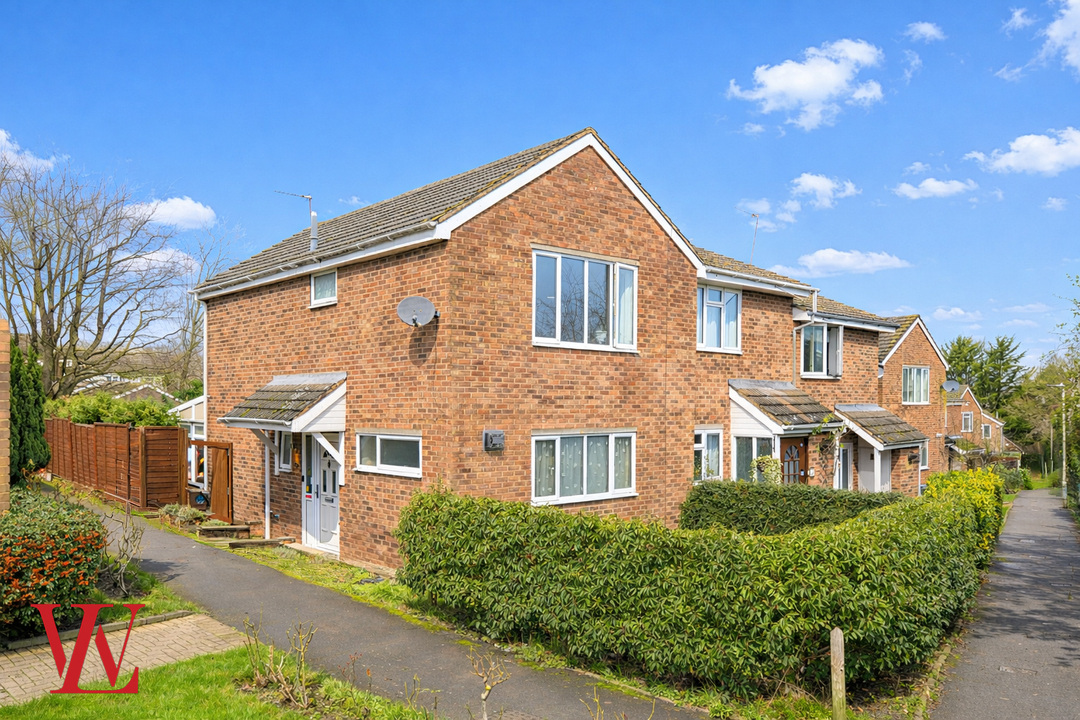 3 bed end of terrace house for sale in Appleton Fields, Bishop's Stortford, Hertfordshire - Property Image 1