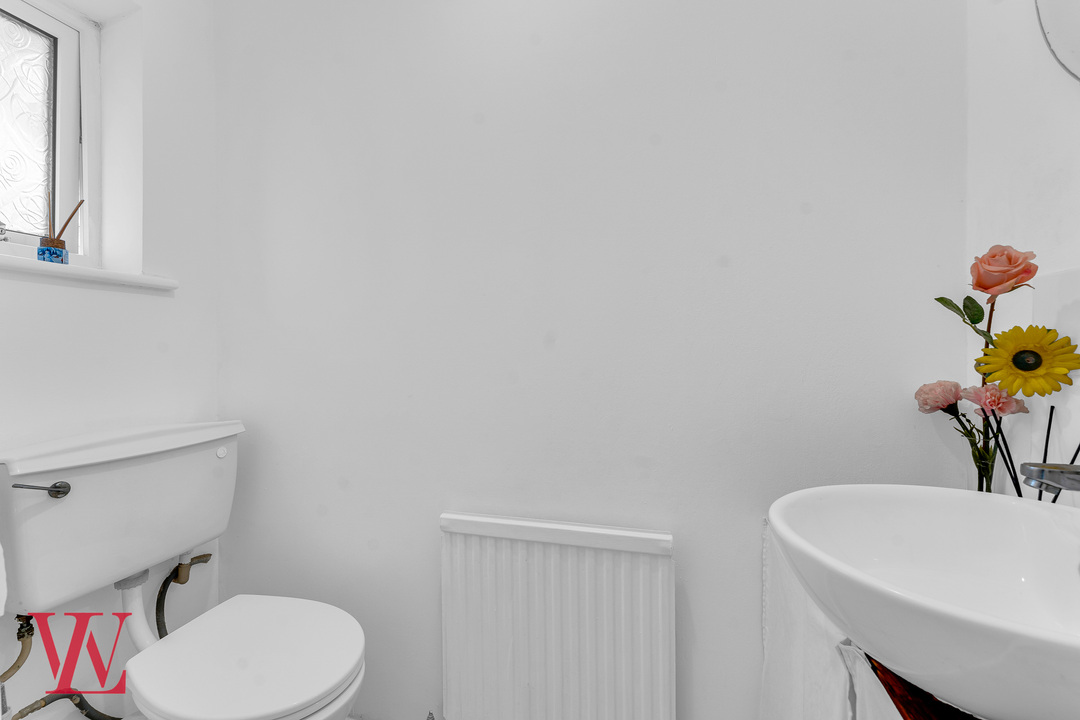 3 bed end of terrace house for sale in Appleton Fields, Bishop's Stortford, Hertfordshire 9