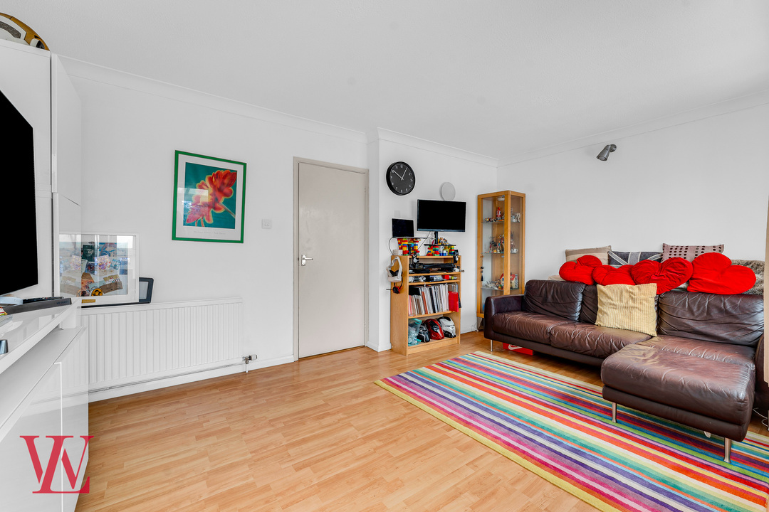 3 bed end of terrace house for sale in Appleton Fields, Bishop's Stortford, Hertfordshire 2