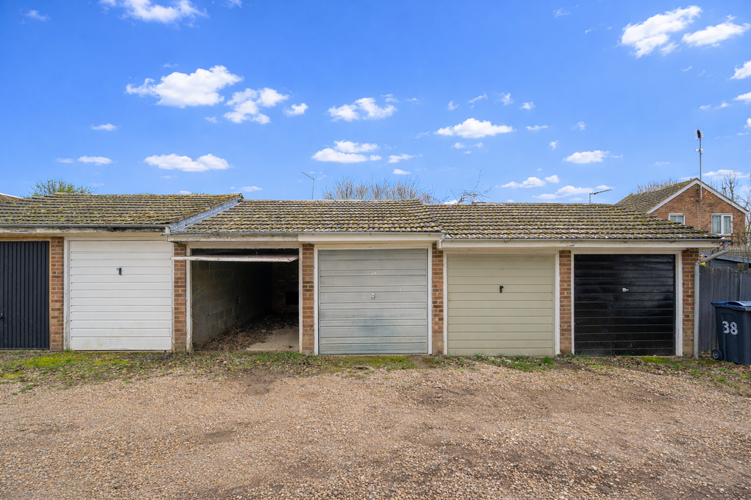 3 bed end of terrace house for sale in Appleton Fields, Bishop's Stortford, Hertfordshire  - Property Image 19