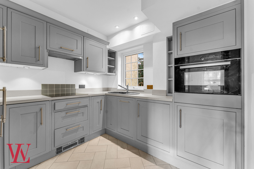 2 bed terraced house for sale in Cedar Court, Rye Street, Bishop's Stortford, Hertfordshire 4