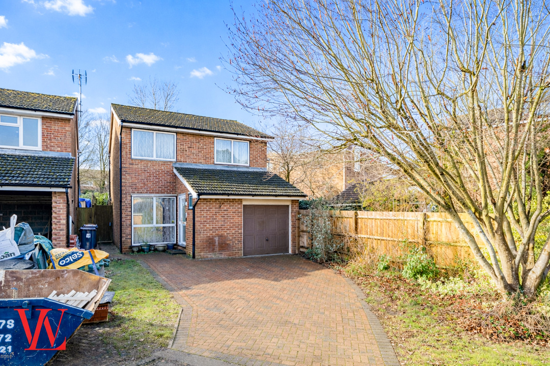 3 bed detached house for sale in Appleton Fields, Bishop's Stortford, Hertfordshire - Property Image 1