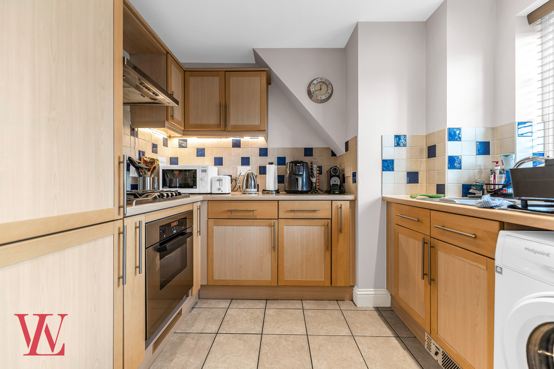 2 bed apartment for sale in Windmill Close, Stansted, Essex 7