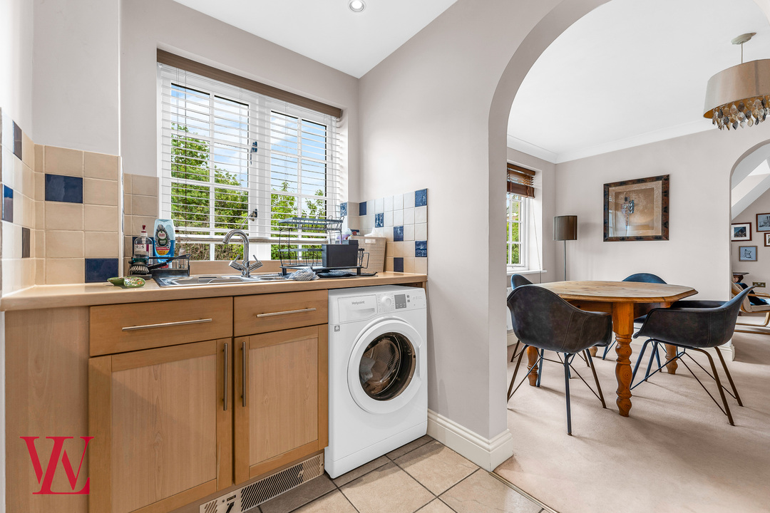 2 bed apartment for sale in Windmill Close, Stansted, Essex 8