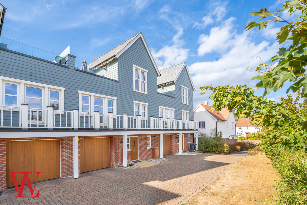 4 bed terraced house for sale in Randall Lane, Bishop's Stortford, Hertfordshire