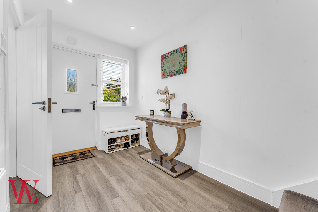 4 bed terraced house for sale in Randall Lane, Bishop's Stortford, Hertfordshire  - Property Image 9