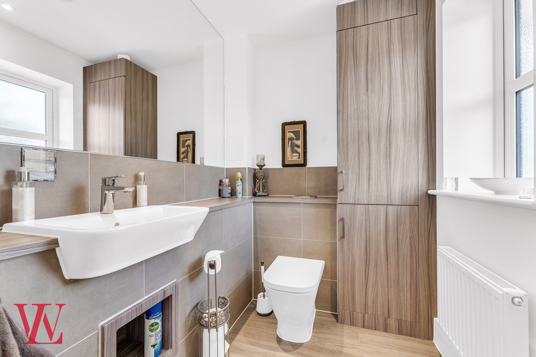 4 bed terraced house for sale in Randall Lane, Bishop's Stortford, Hertfordshire 9