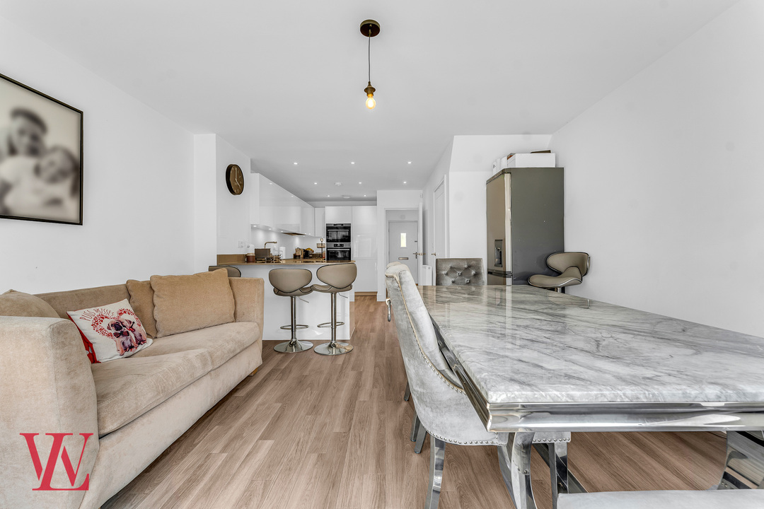 4 bed terraced house for sale in Randall Lane, Bishop's Stortford, Hertfordshire  - Property Image 3