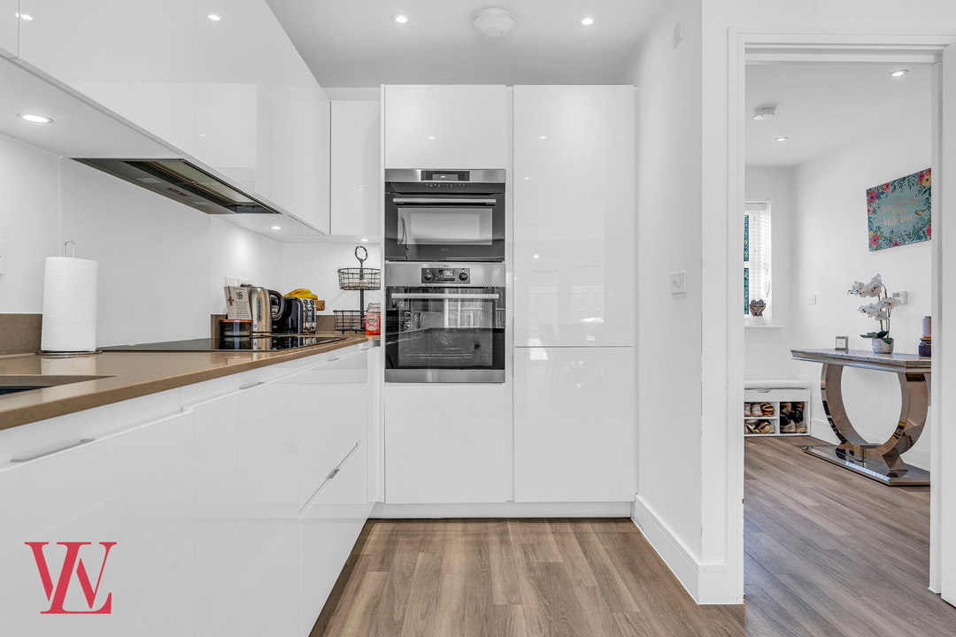 4 bed terraced house for sale in Randall Lane, Bishop's Stortford, Hertfordshire 4