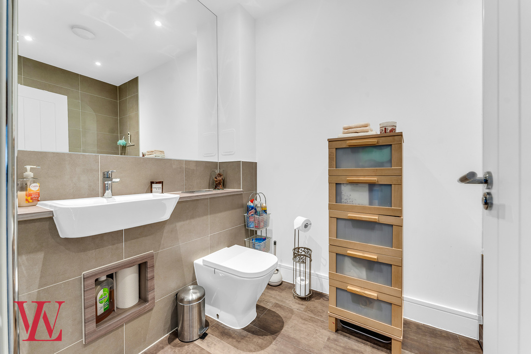 4 bed terraced house for sale in Randall Lane, Bishop's Stortford, Hertfordshire  - Property Image 25
