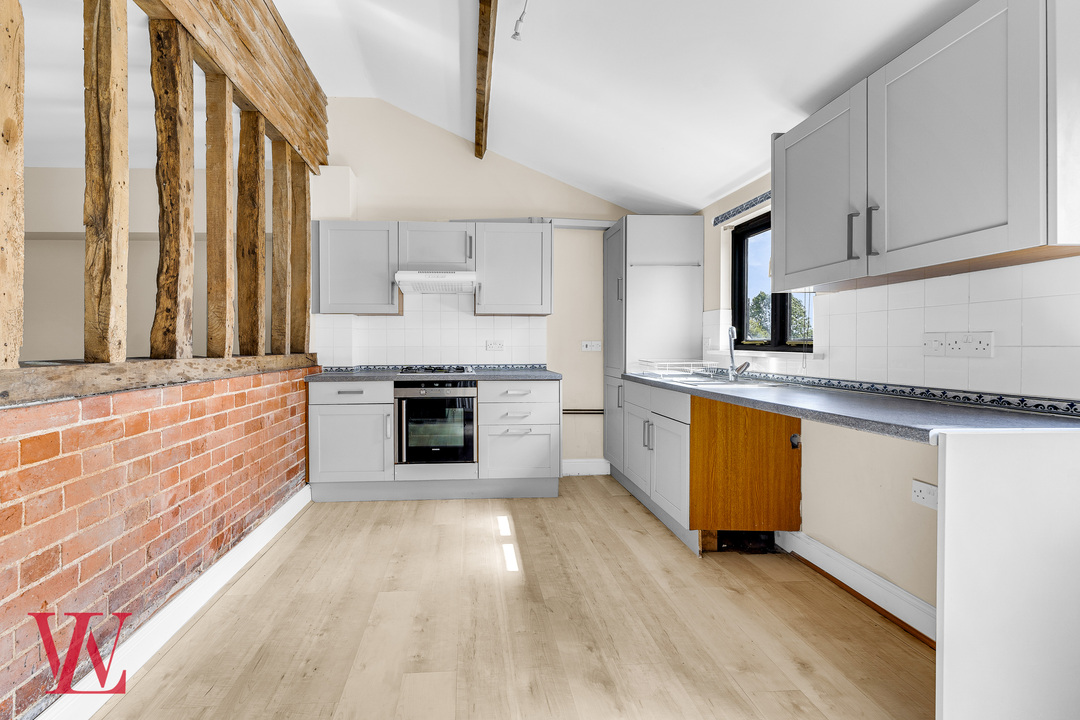 2 bed barn conversion to rent in Oak Park, Hunsdon, Ware, Hertfordshire  - Property Image 3
