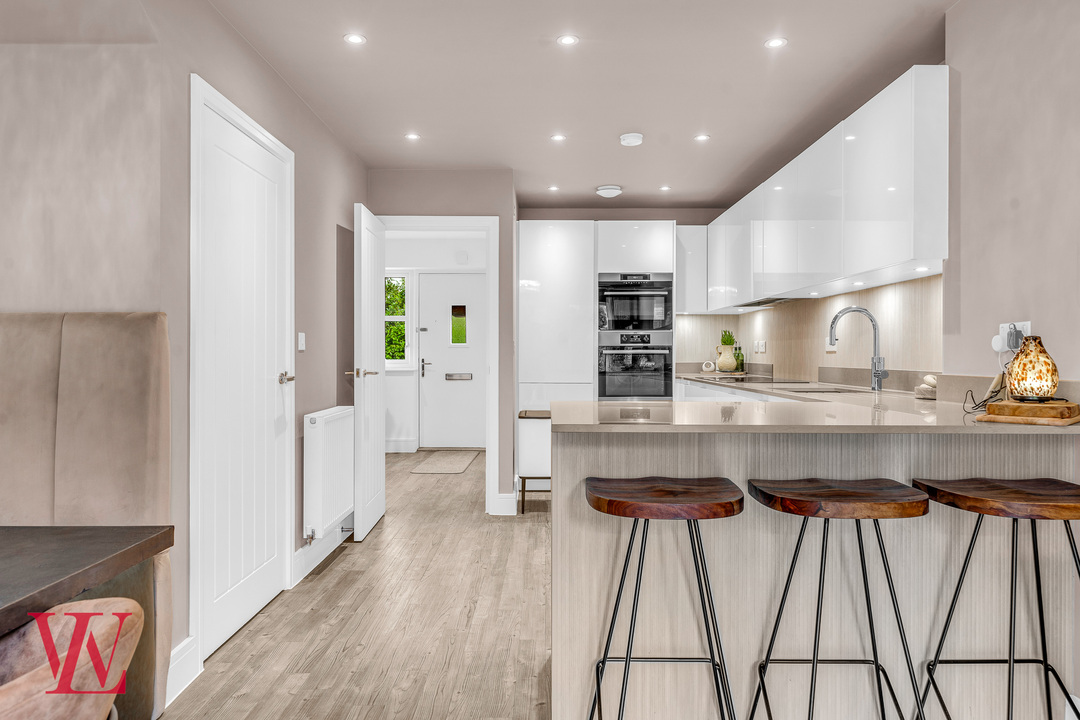 4 bed terraced house for sale in Randall Lane, Bishop's Stortford, Hertfordshire  - Property Image 3