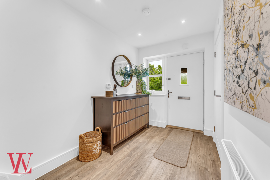 4 bed terraced house for sale in Randall Lane, Bishop's Stortford, Hertfordshire  - Property Image 10
