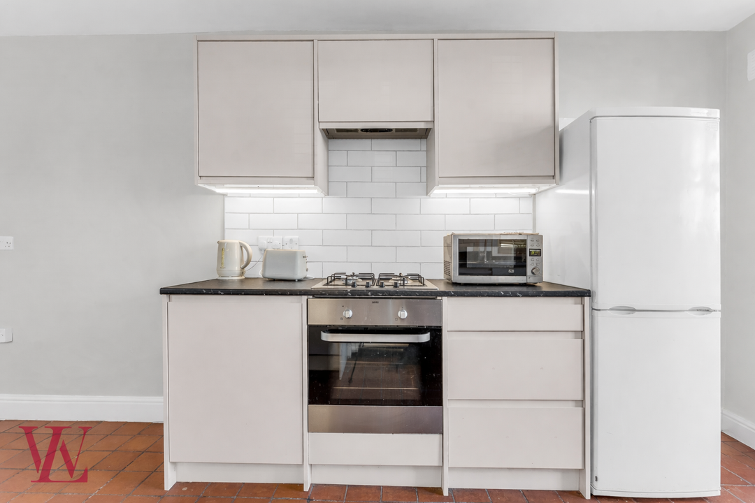 3 bed end of terrace house for sale in Crown Terrace, Bishop's Stortford, Hertfordshire  - Property Image 9