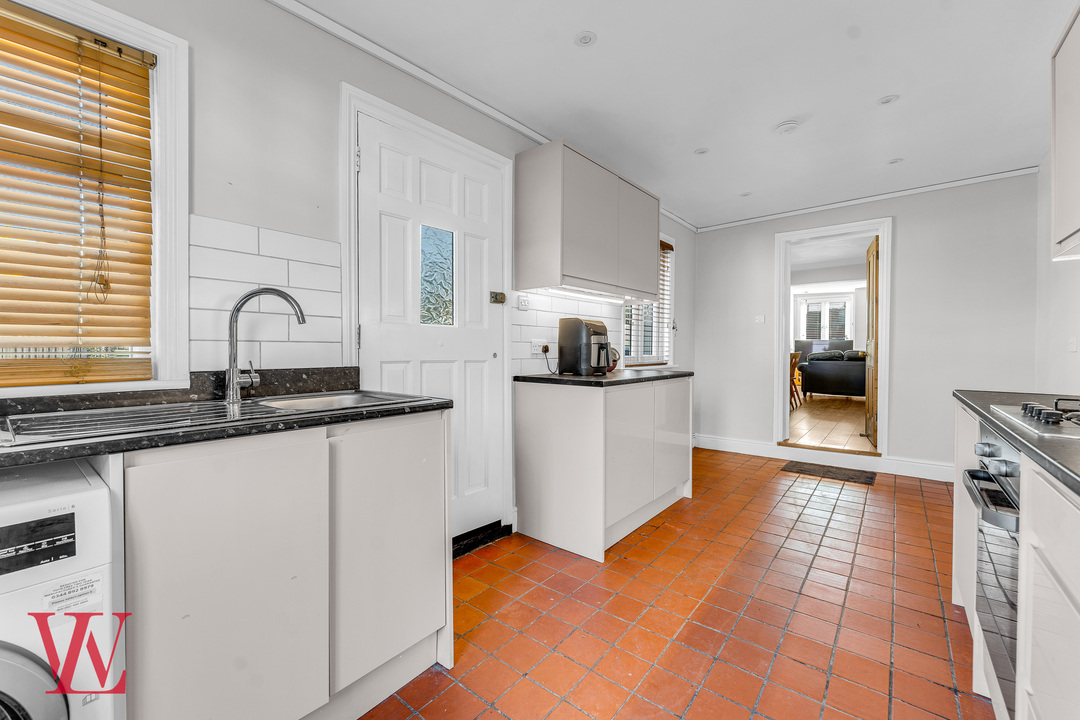 3 bed end of terrace house for sale in Crown Terrace, Bishop's Stortford, Hertfordshire  - Property Image 8