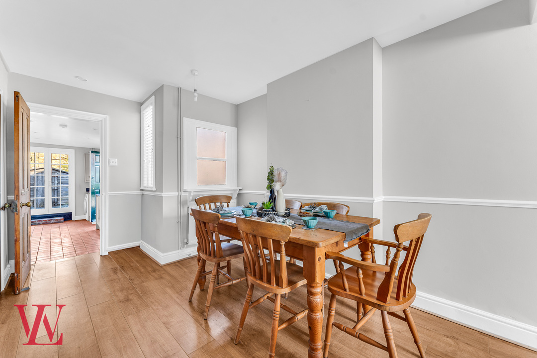 3 bed end of terrace house for sale in Crown Terrace, Bishop's Stortford, Hertfordshire 5