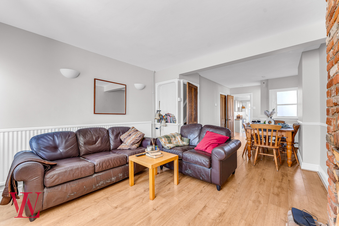 3 bed end of terrace house for sale in Crown Terrace, Bishop's Stortford, Hertfordshire 4