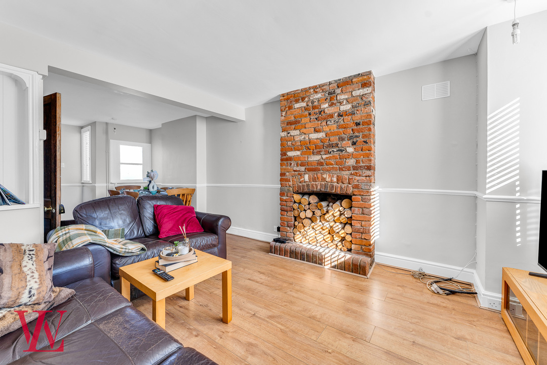 3 bed end of terrace house for sale in Crown Terrace, Bishop's Stortford, Hertfordshire  - Property Image 3