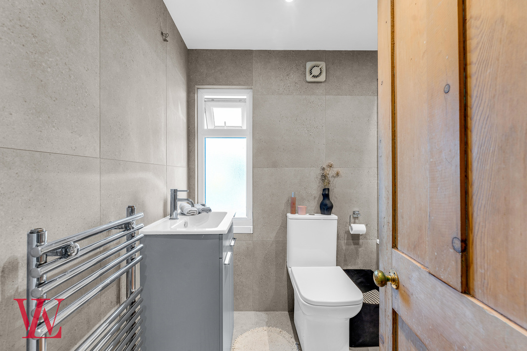 3 bed end of terrace house for sale in Crown Terrace, Bishop's Stortford, Hertfordshire  - Property Image 14