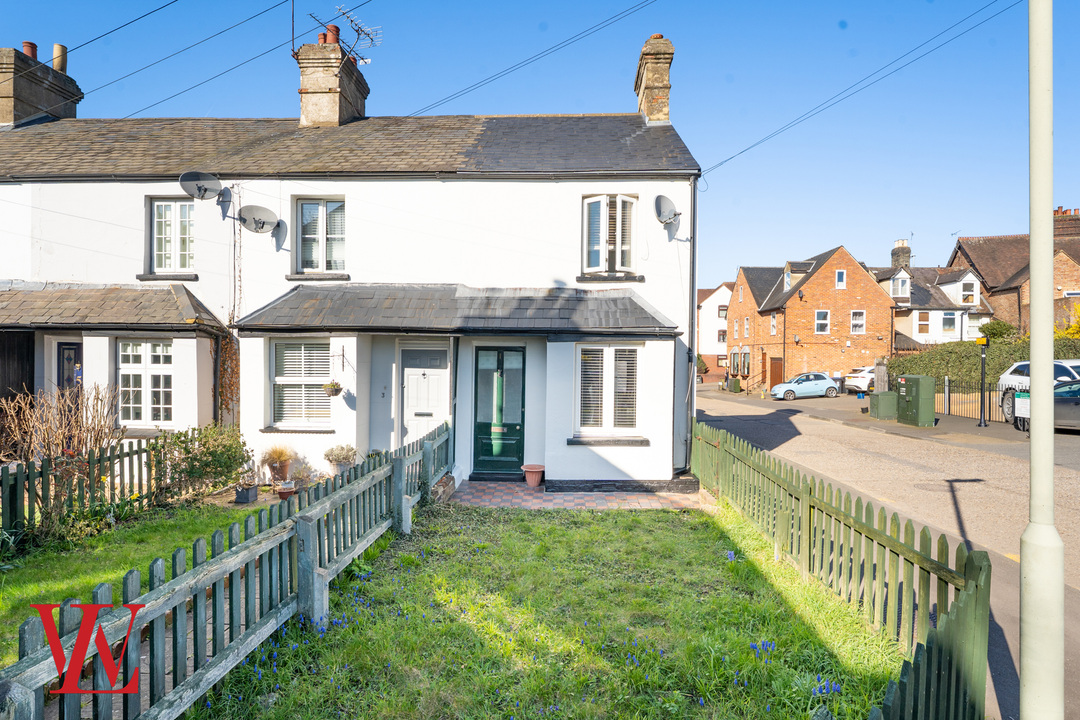 3 bed end of terrace house for sale in Crown Terrace, Bishop's Stortford, Hertfordshire  - Property Image 1
