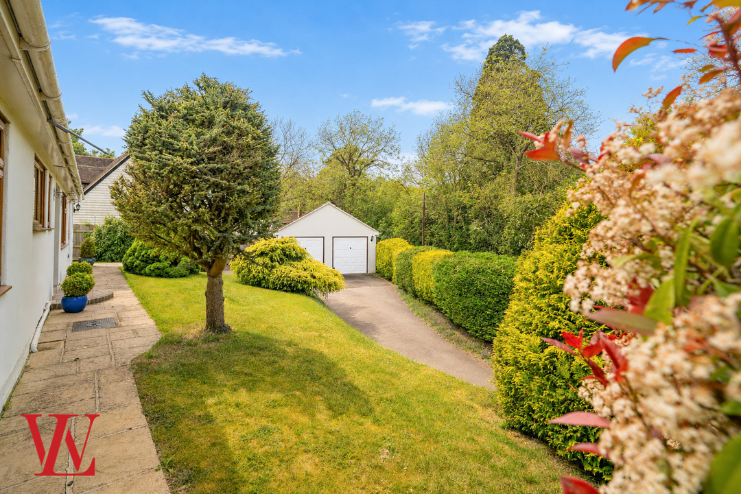 3 bed bungalow for sale in Hill Green, Clatterbury Lane, Clavering, Essex 22