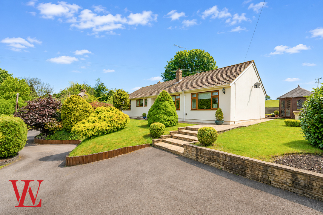 3 bed bungalow for sale in Hill Green, Clatterbury Lane, Clavering, Essex 1