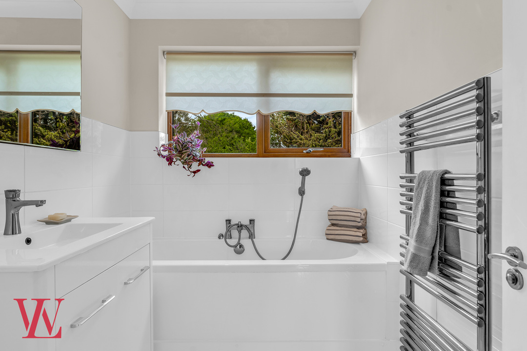 3 bed bungalow for sale in Hill Green, Clatterbury Lane, Clavering, Essex  - Property Image 17