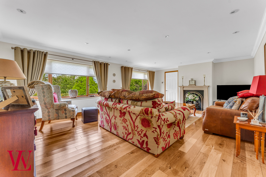 3 bed bungalow for sale in Hill Green, Clatterbury Lane, Clavering, Essex 5