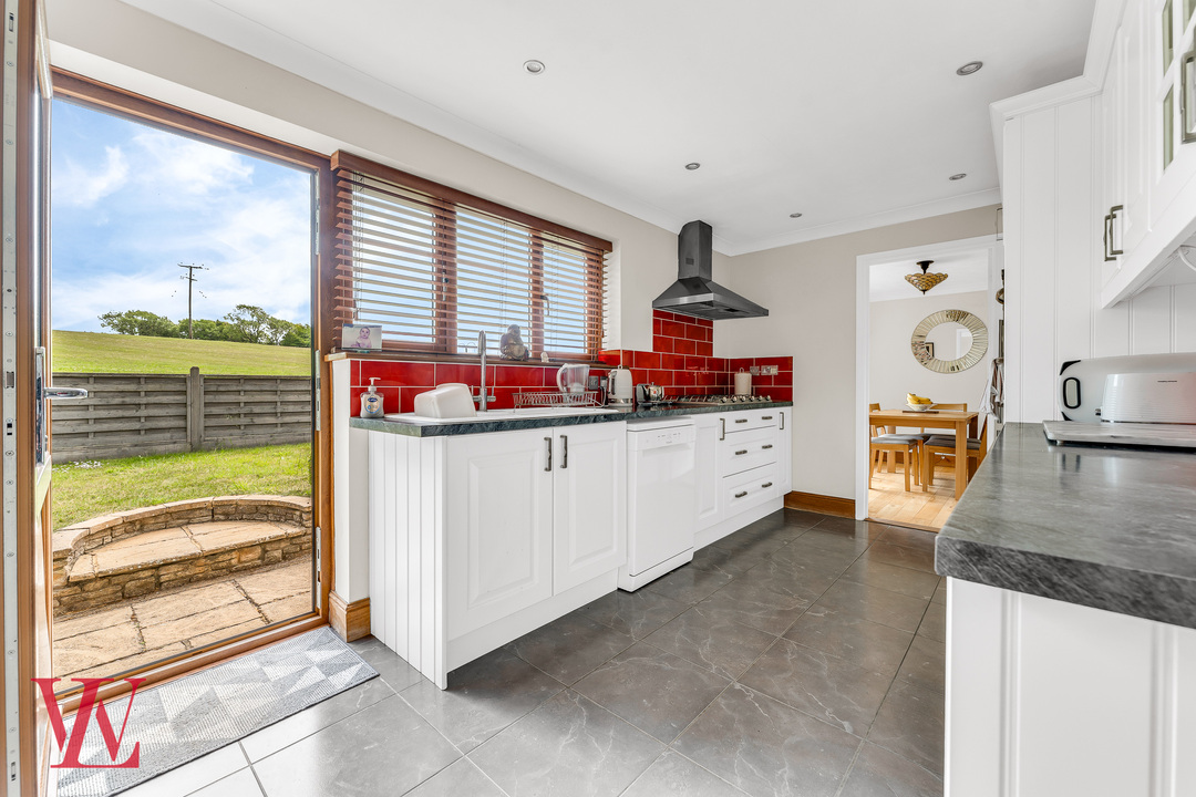 3 bed bungalow for sale in Hill Green, Clatterbury Lane, Clavering, Essex 8