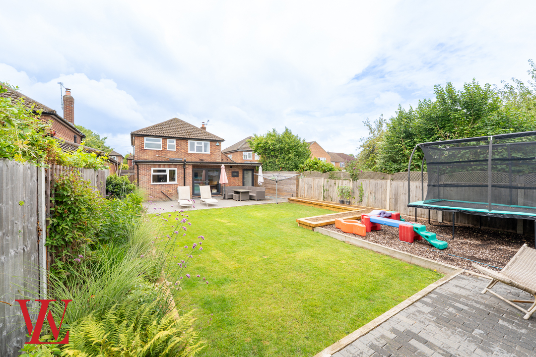 3 bed detached house for sale in Manston Drive, Bishop's Stortford, Hertfordshire - Property Image 1