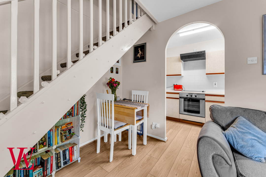 1 bed end of terrace house for sale in Mathams Drive, Bishop's Stortford, Hertfordshire 4