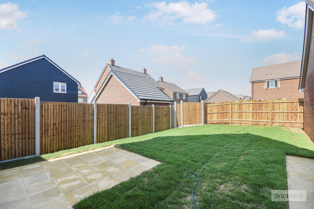 3 bed detached house to rent in Little Clobbs Mead, Little Dunmow, Dunmow, Essex  - Property Image 9