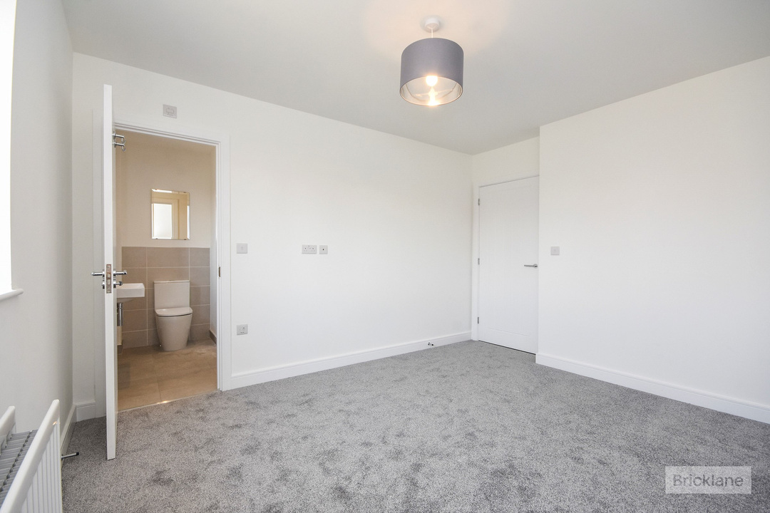 3 bed detached house to rent in Little Clobbs Mead, Little Dunmow, Dunmow, Essex  - Property Image 5
