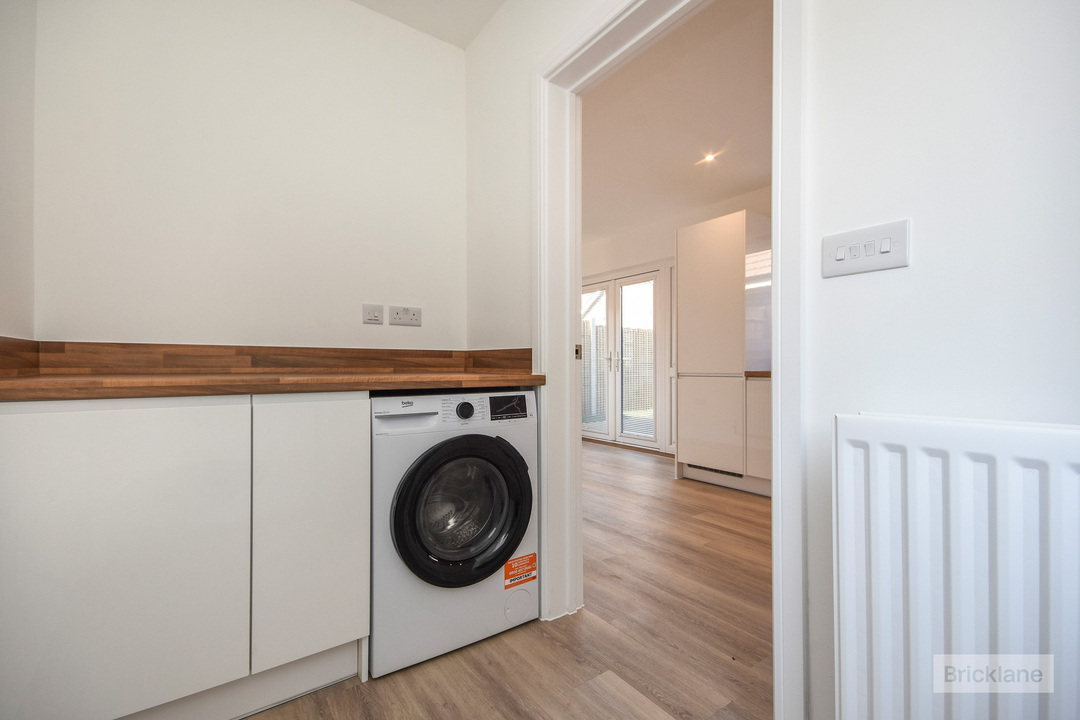 3 bed detached house to rent in Little Clobbs Mead, Little Dunmow, Dunmow, Essex  - Property Image 4