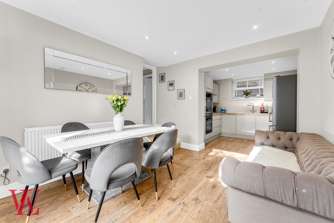 2 bed maisonette for sale in Rye Street, Bishop's Stortford, Hertfordshire  - Property Image 2