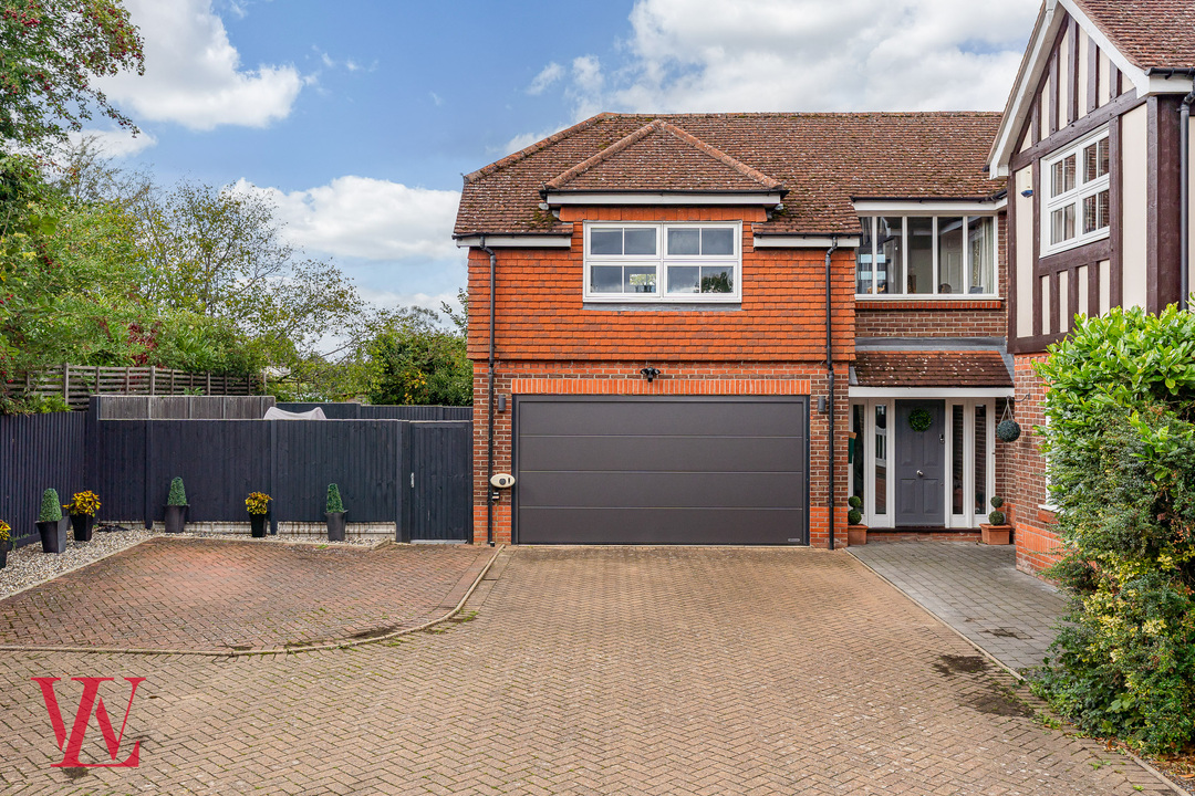 5 bed detached house for sale in Beldams Gate, Bishop's Stortford, Hertfordshire  - Property Image 48