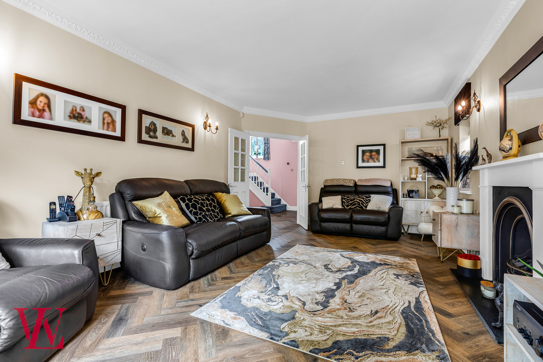 5 bed detached house for sale in Beldams Gate, Bishop's Stortford, Hertfordshire 4