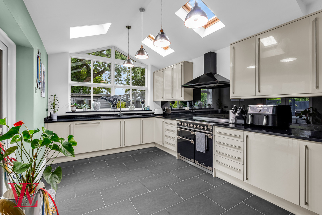 5 bed detached house for sale in Beldams Gate, Bishop's Stortford, Hertfordshire  - Property Image 9