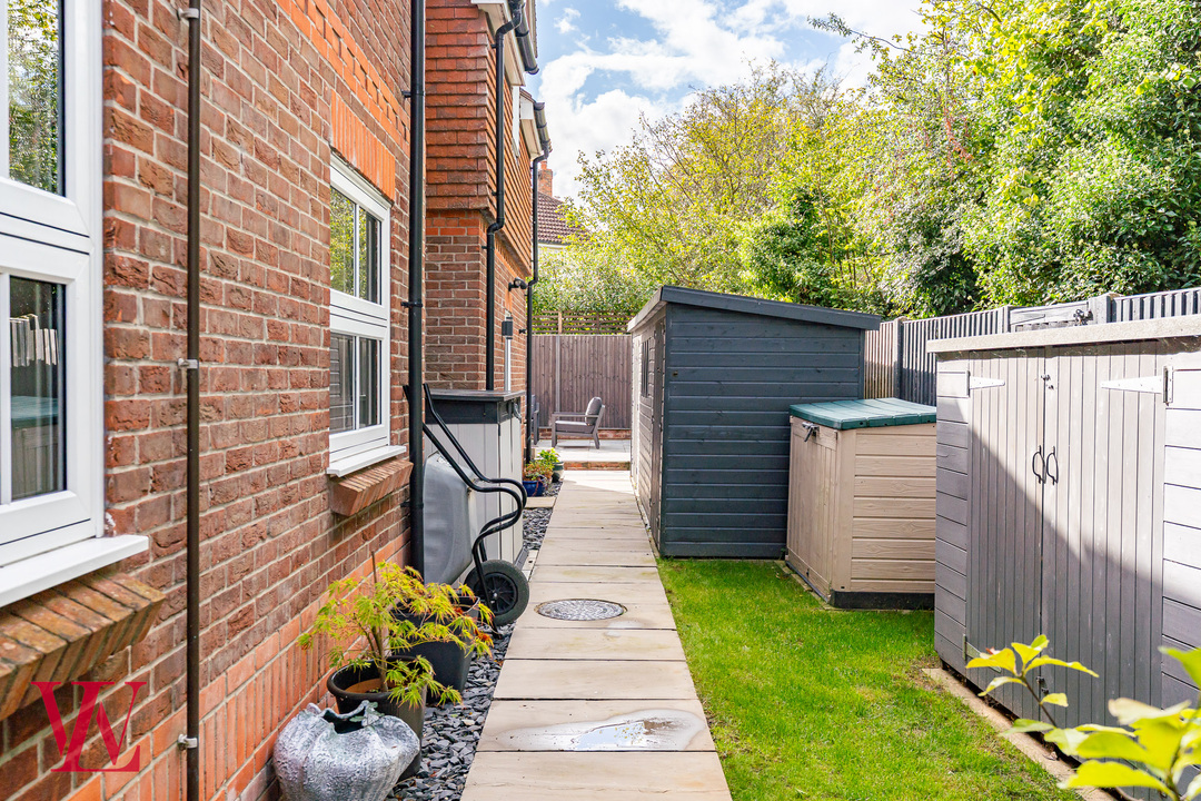 5 bed detached house for sale in Beldams Gate, Bishop's Stortford, Hertfordshire  - Property Image 45